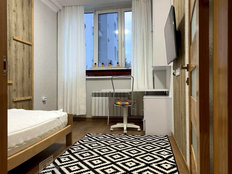 Квартира. Київ, Світла вулиця