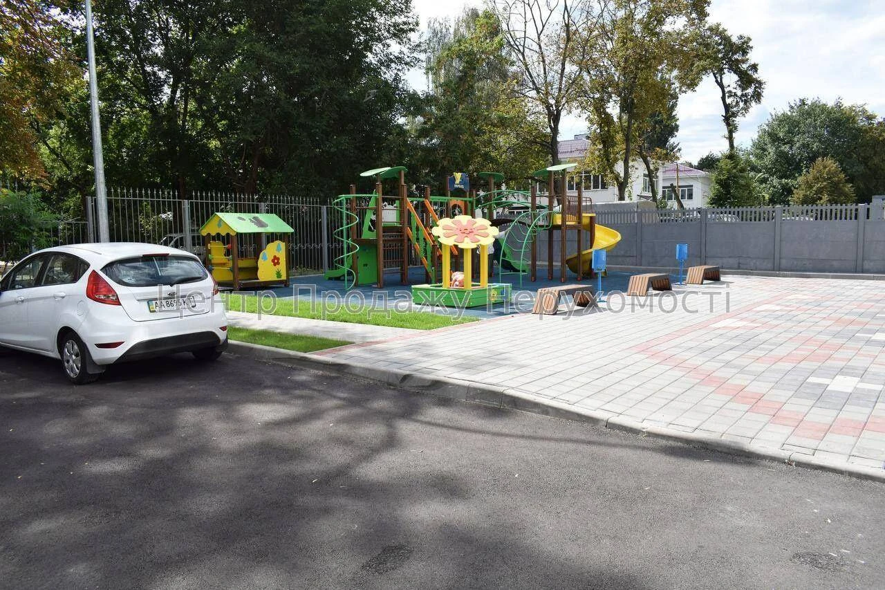 "Продаж квартири в ЖК Вишиванка, Київ"