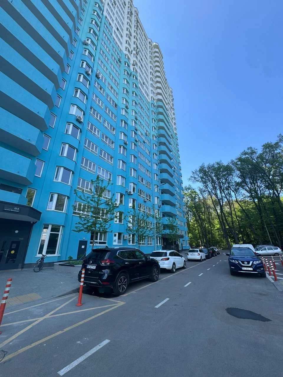 Sale of a spacious 1-bedroom apartment in the "Odessky Bulvar" residential complex