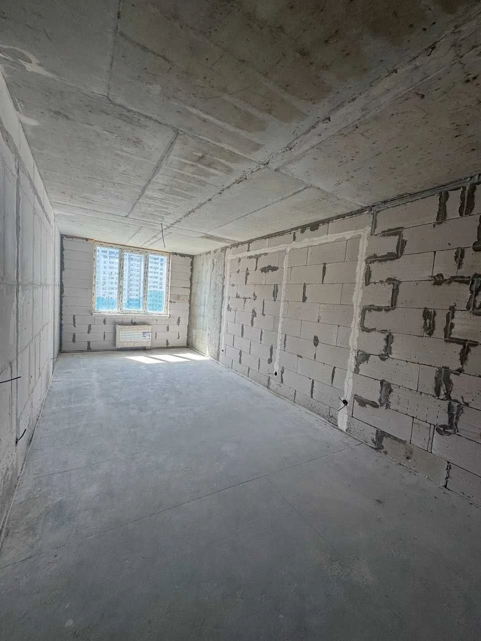Sale of a spacious 1-bedroom apartment in the "Odessky Bulvar" residential complex