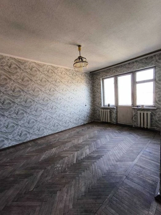продам 3 кімнатну вул. Східна