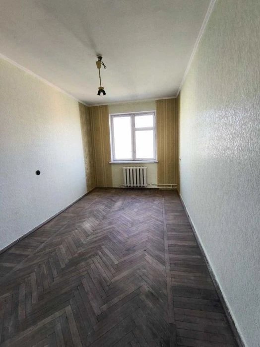 продам 3 кімнатну вул. Східна
