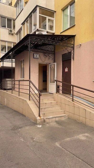 Sale of 1-room apartment with renovation | New house | Pos