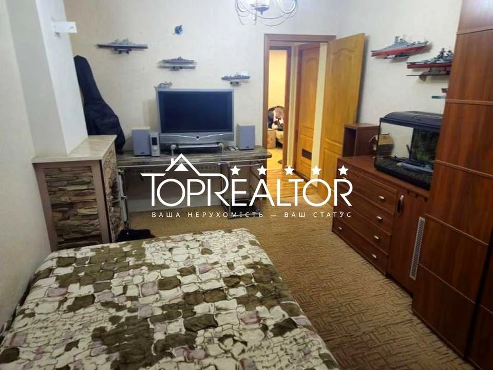 Apartment. Kharkiv, Salthivskoho Avenue