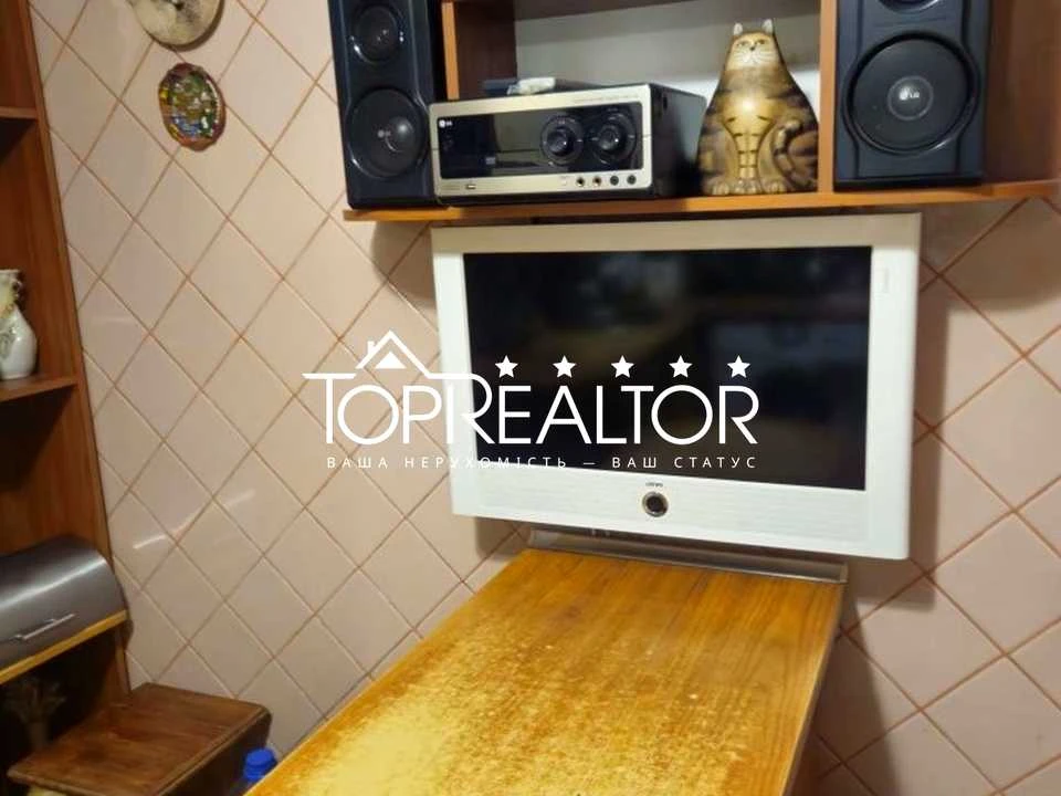 Apartment. Kharkiv, Salthivskoho Avenue