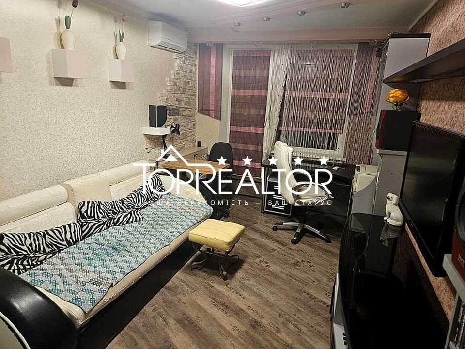 Apartment. Kharkiv, Salthivskoho Avenue
