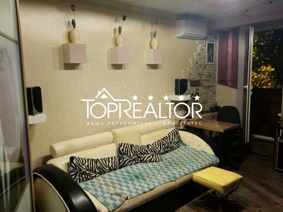 Apartment. Kharkiv, Salthivskoho Avenue