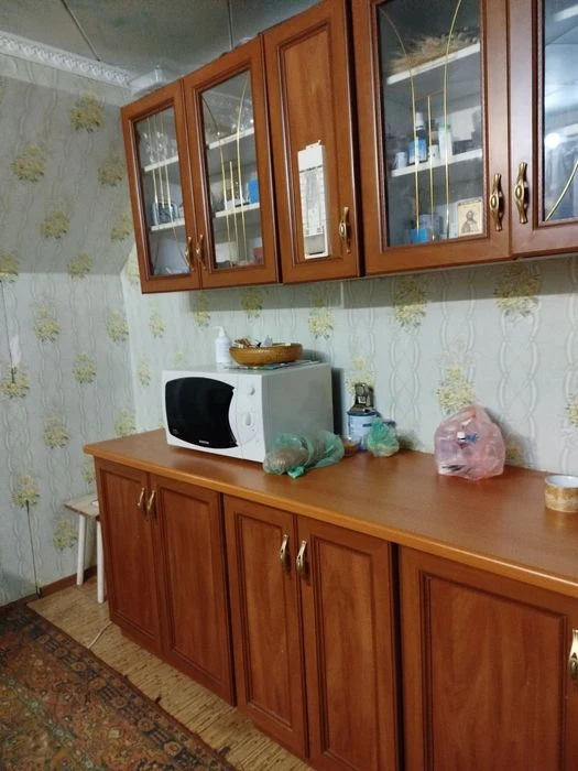 Urgent sale. Vynnychenko Street, 2nd floor, part of the house 185m