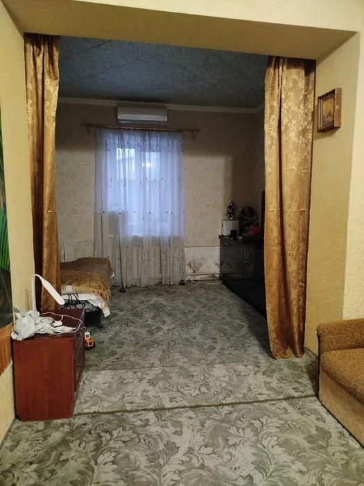 Продам срочно.ул Винниченко 2 эт часть дома 185м