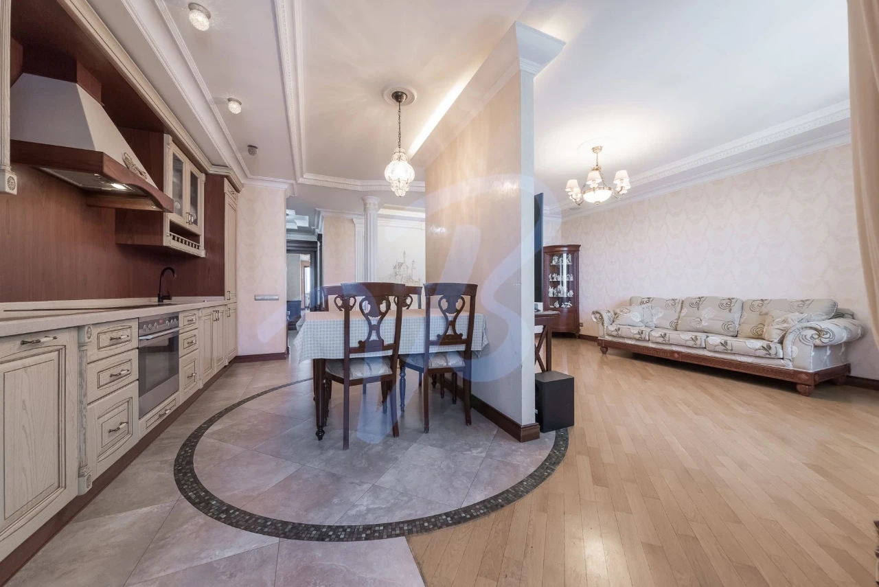 ТЕРМІНОВО! ТОРГ! 4 кім кв з якісним ремонтом м Сирець без %