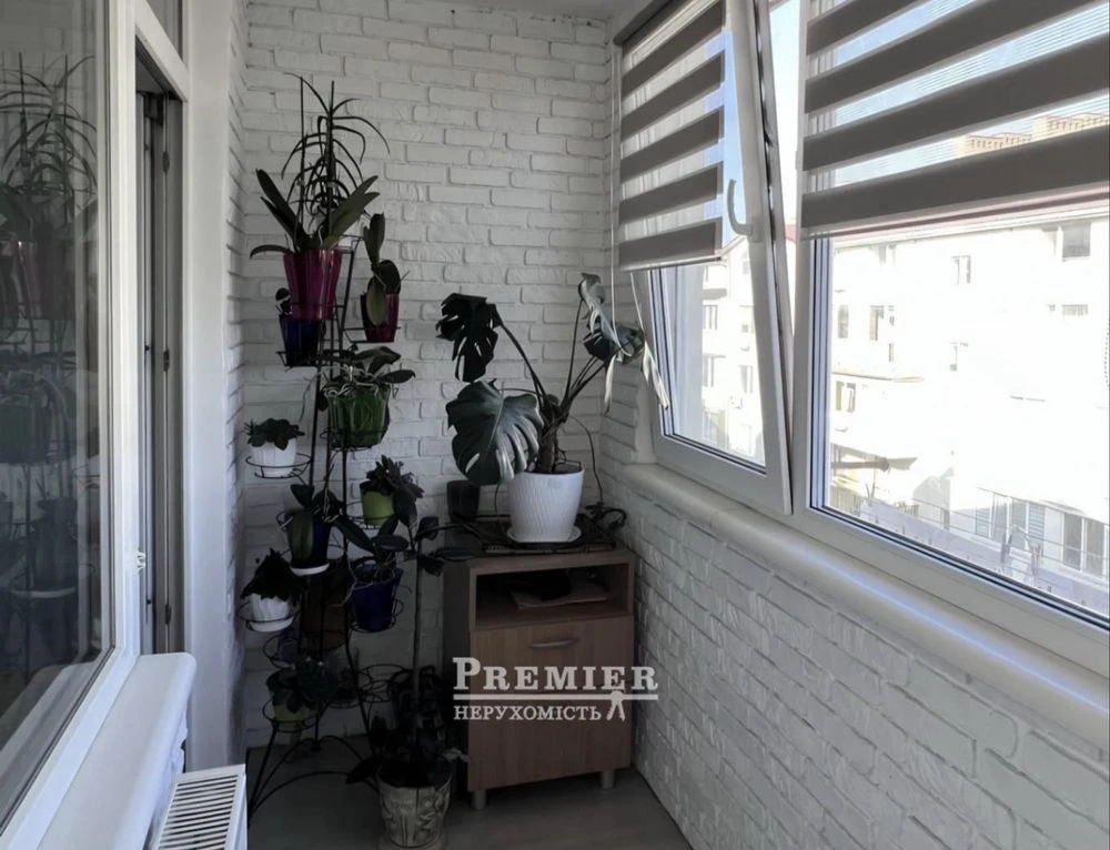 Продається 2-кімнатна квартира з ремонтом