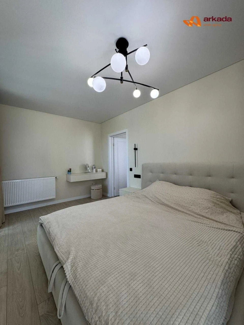 Selling 2-bedroom apartment in Clubne Mistechko.