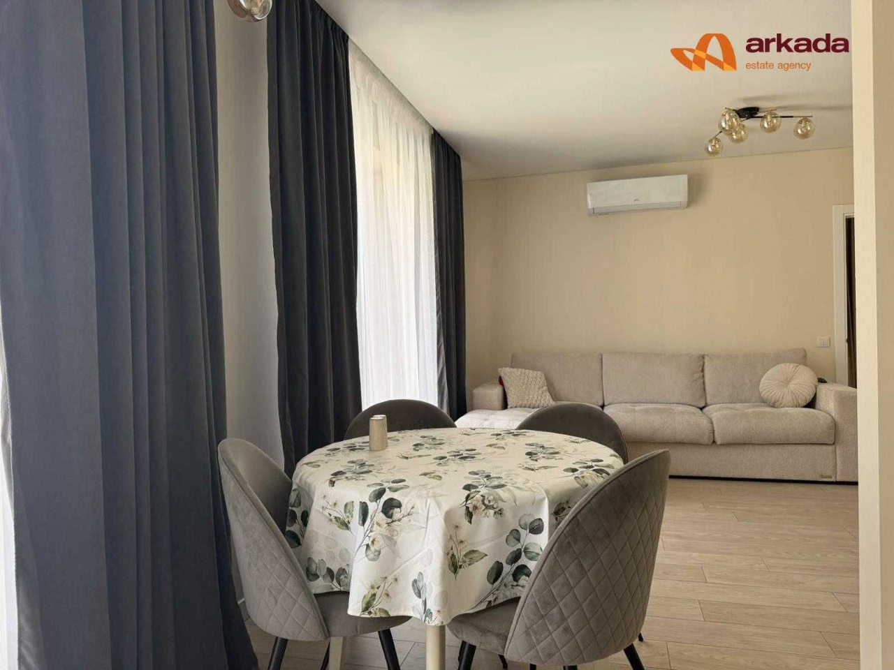 Selling 2-bedroom apartment in Clubne Mistechko.