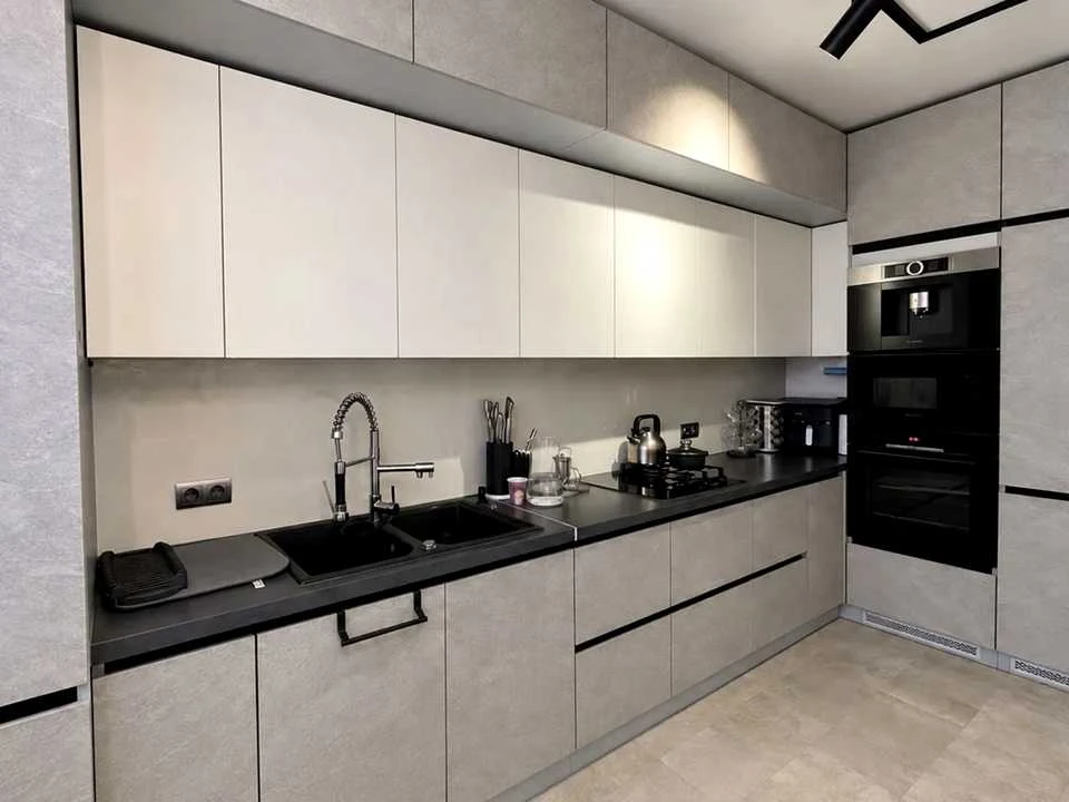 Apartment. Ivano-Frankivsk, Priozerna Street