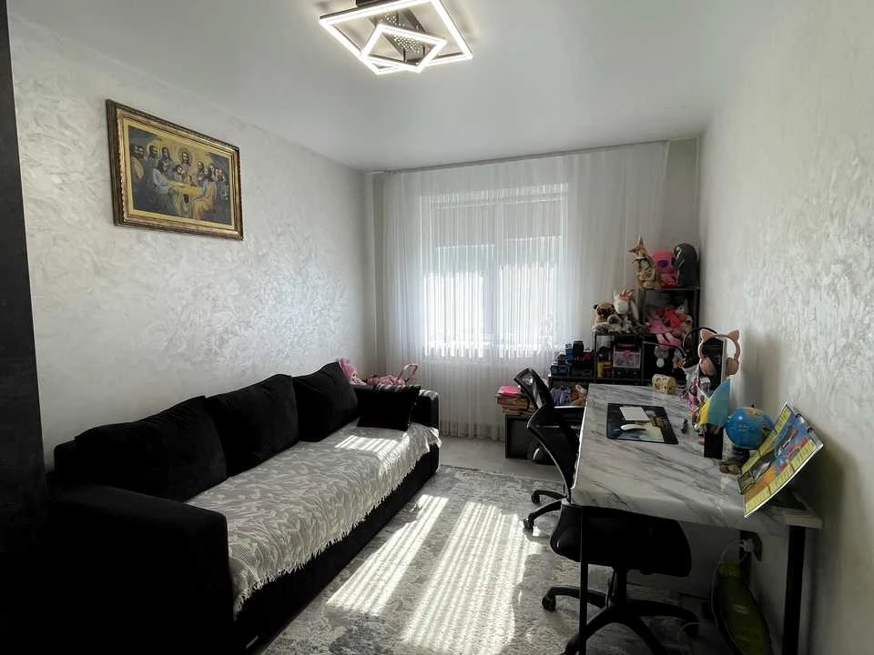 Apartment. Ivano-Frankivsk, Priozerna Street