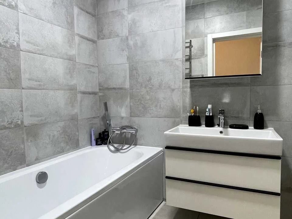 Apartment. Ivano-Frankivsk, Priozerna Street