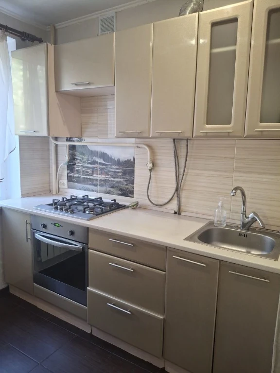 Sale of a 1-bedroom apartment in a residential building