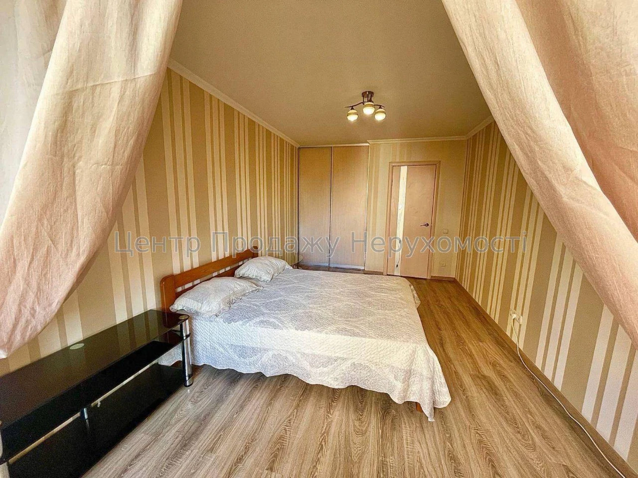 Sale of a 3-room apartment, 4/9 floors, 65 m² in Kyiv – Excellent location