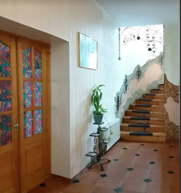 Three-story modern house in Tsar Village. 10 acres