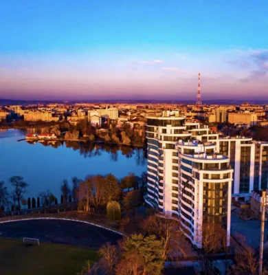 Продається трикімнатна квартира в ЖК «Парус» на березі озера