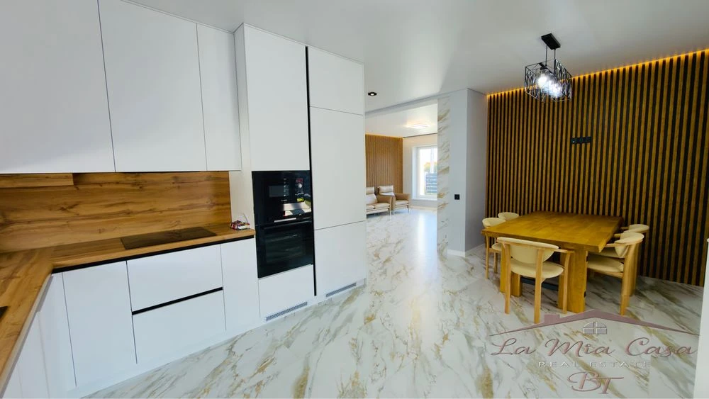 Sale of a VIP HI TECH style house with renovation
