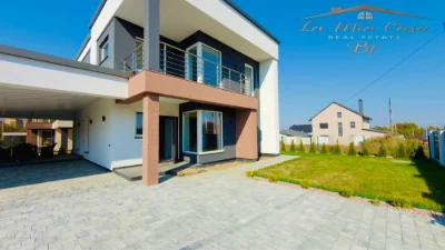 Sale of a VIP HI TECH style house with renovation