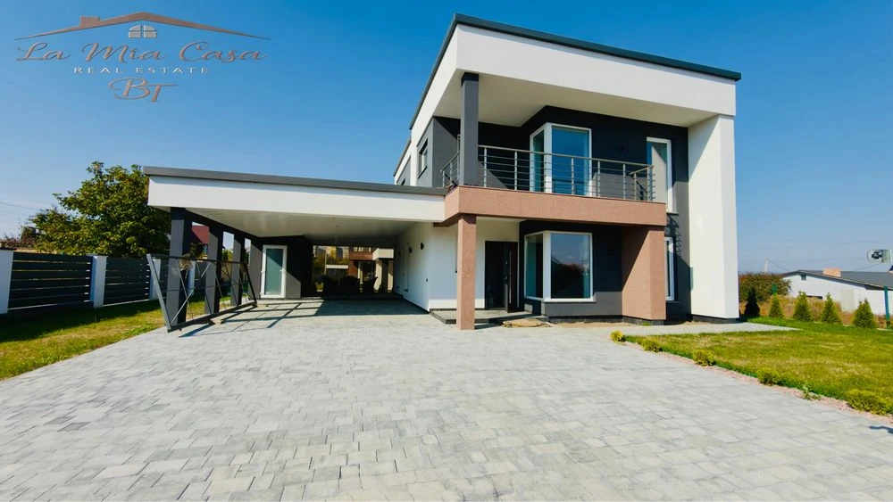 Sale of a VIP HI TECH style house with renovation