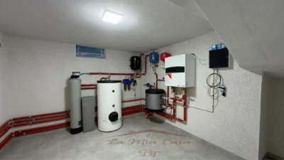 Sale of a VIP HI TECH style house with renovation
