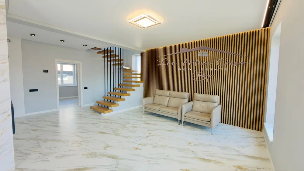 Sale of a VIP HI TECH style house with renovation