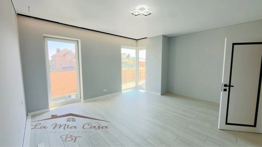 Sale of a VIP HI TECH style house with renovation