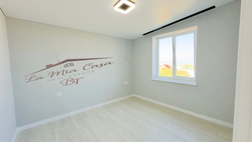 Sale of a VIP HI TECH style house with renovation