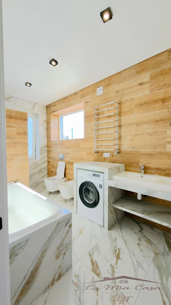 Sale of a VIP HI TECH style house with renovation