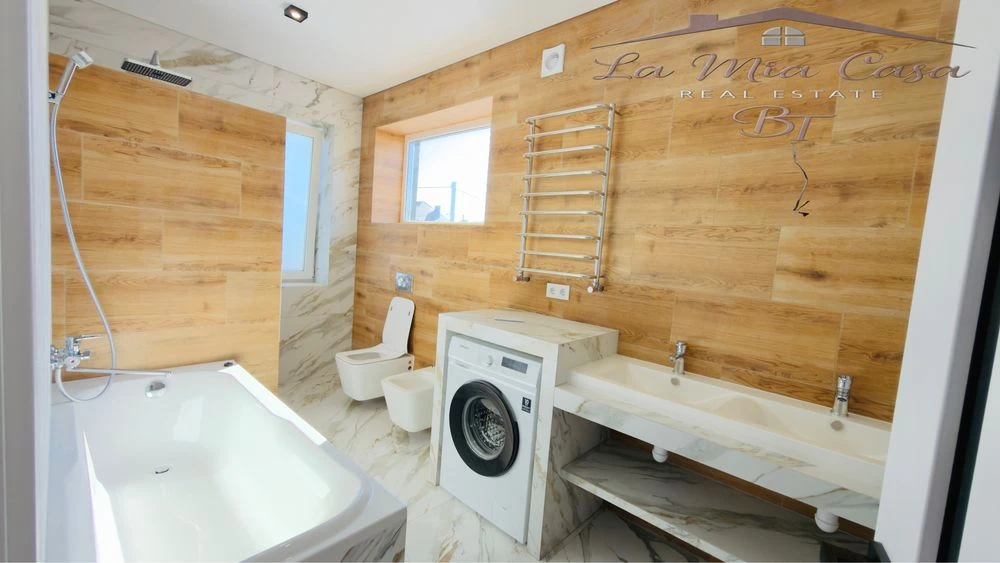 Sale of a VIP HI TECH style house with renovation