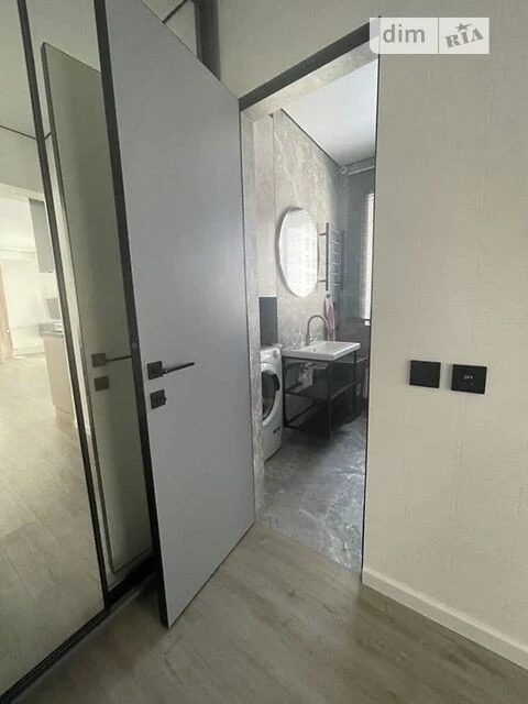Sale of 1-room apartment 30 sq. m. on Mykhaylo Maksimovicha st. 24 •