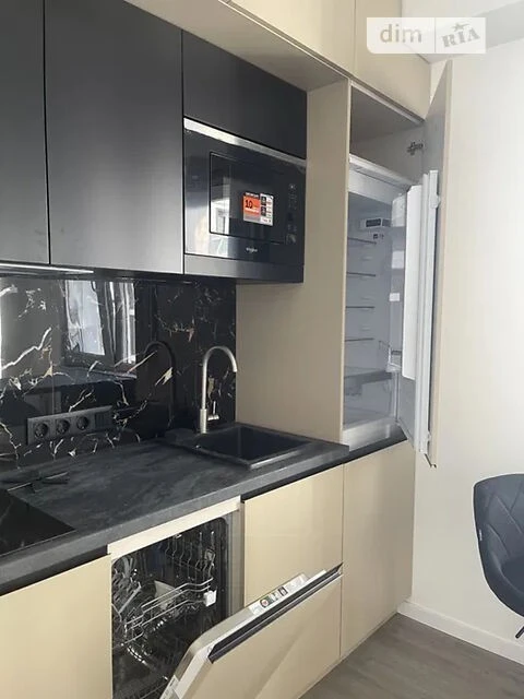 Sale of 1-room apartment 30 sq. m. on Mykhaylo Maksimovicha st. 24 •