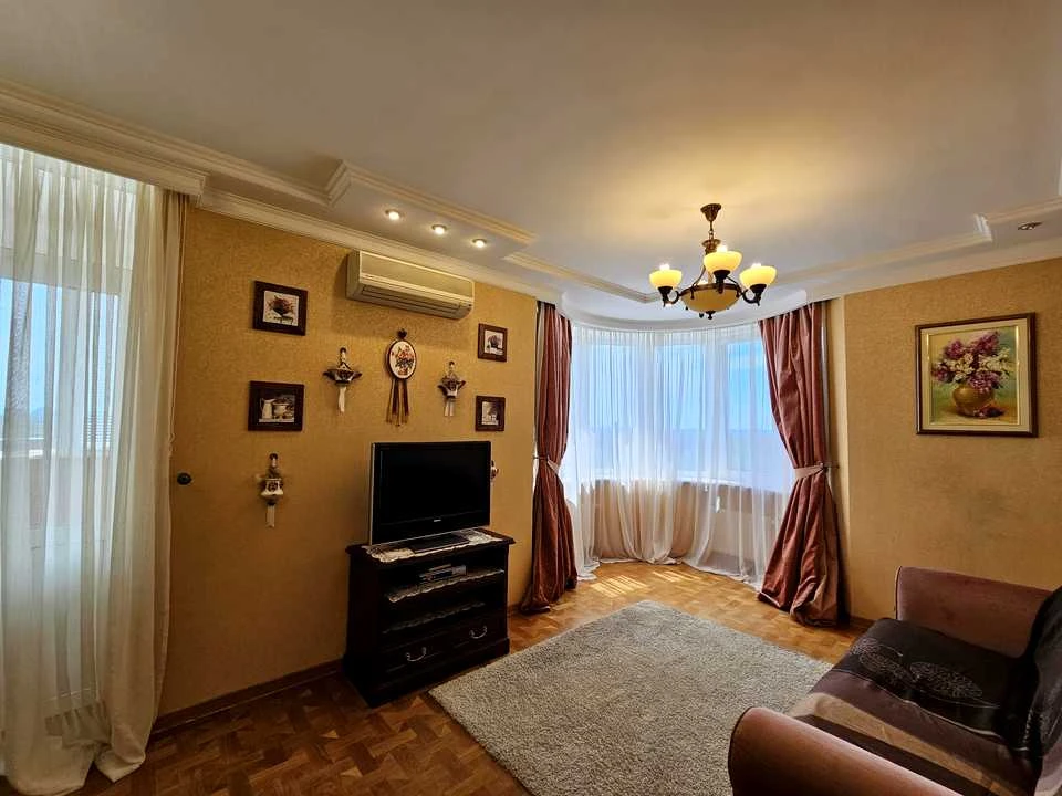 Квартира. Київ, вулиця Верховинна