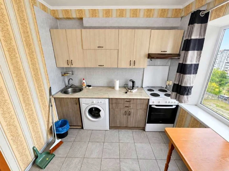 Apartment. Oboron district, Kyiv