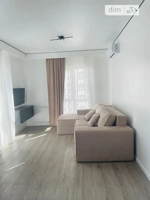 Sale of 1-room apartment 30 sq. m. on Mykhaylo Maksimovicha st. 24 •