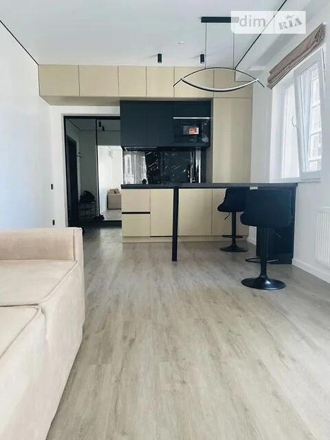 Sale of 1-room apartment 30 sq. m. on Mykhaylo Maksimovicha st. 24 •