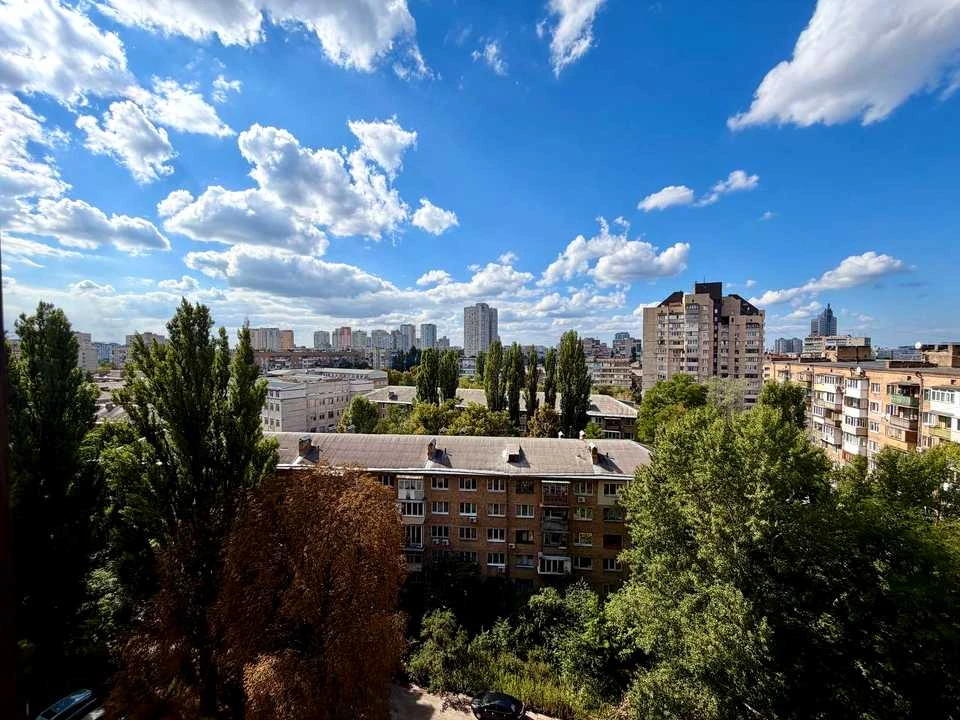 Apartment. Solomyanska St, Kyiv