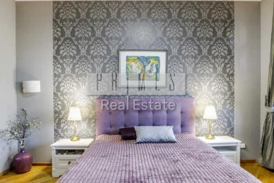 Sale of a 3-bedroom apartment on вул. Б. Хмельницького 82