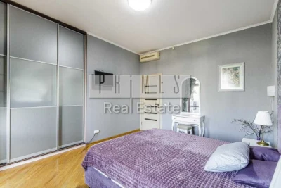 Sale of a 3-bedroom apartment on вул. Б. Хмельницького 82