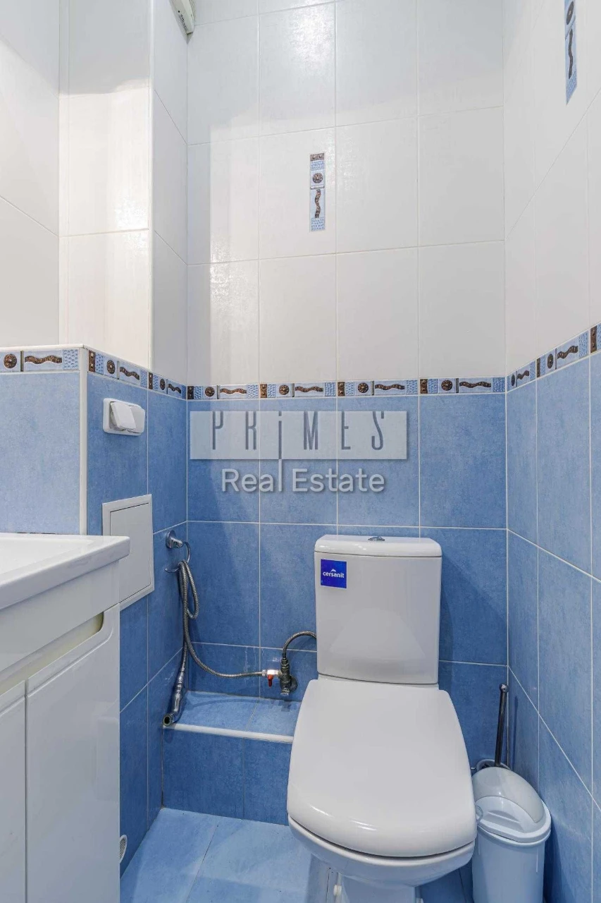 Sale of a 3-bedroom apartment on вул. Б. Хмельницького 82