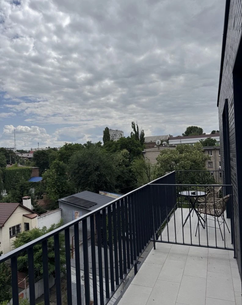 Продам смарт квартиру в центре города на Артем - Центр