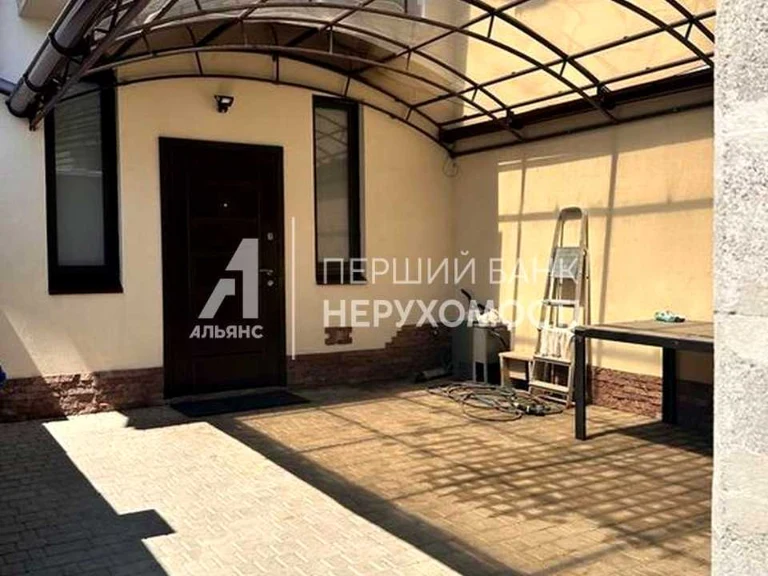 House. Odessa, Salutnaya