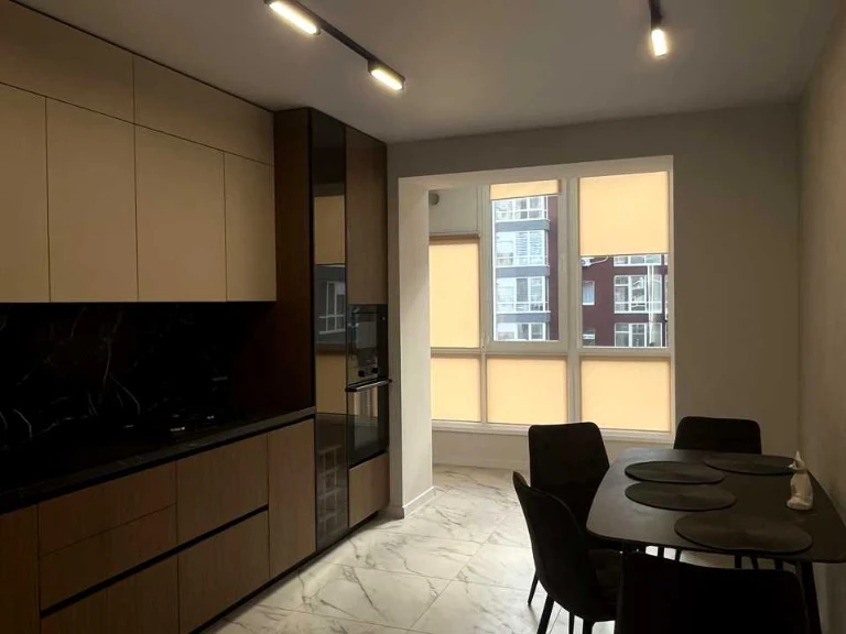 Apartment. Ivano-Frankivsk, Kniahinin Street