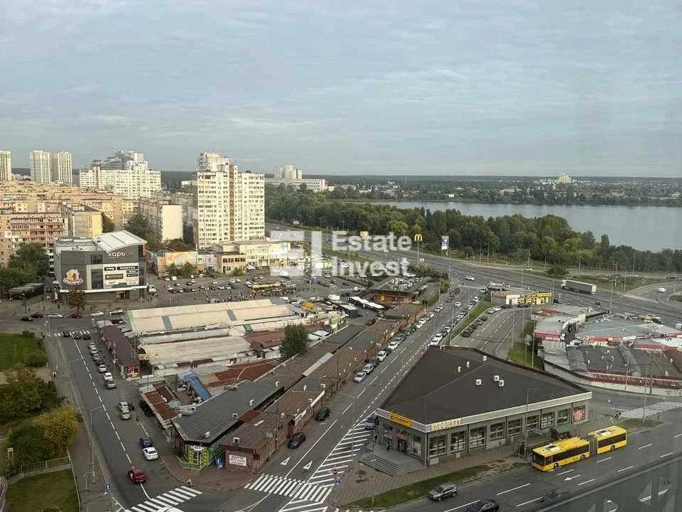 Квартира. вул. Ревуцького, Київ