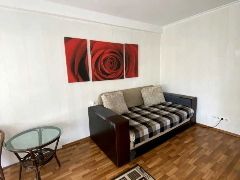 Apartment. Igor Yukhnovsky Street, Kyiv