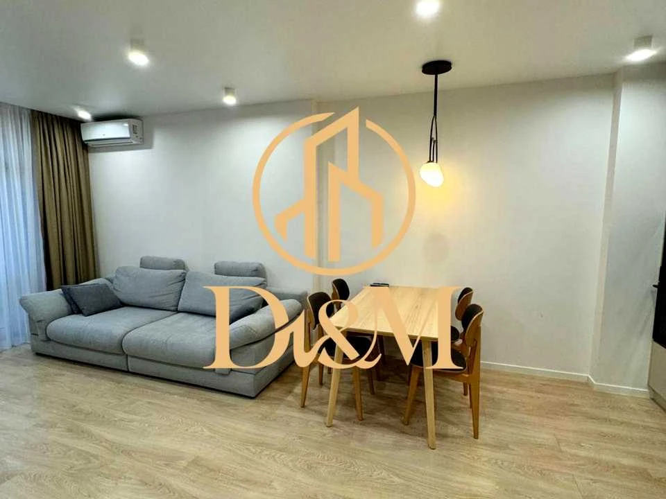 Apartment. Kyiv, Brest Street.