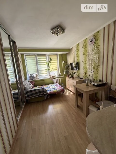 Room for sale 24.5 sq. m. on Myropilska Street 15A • ID 3460